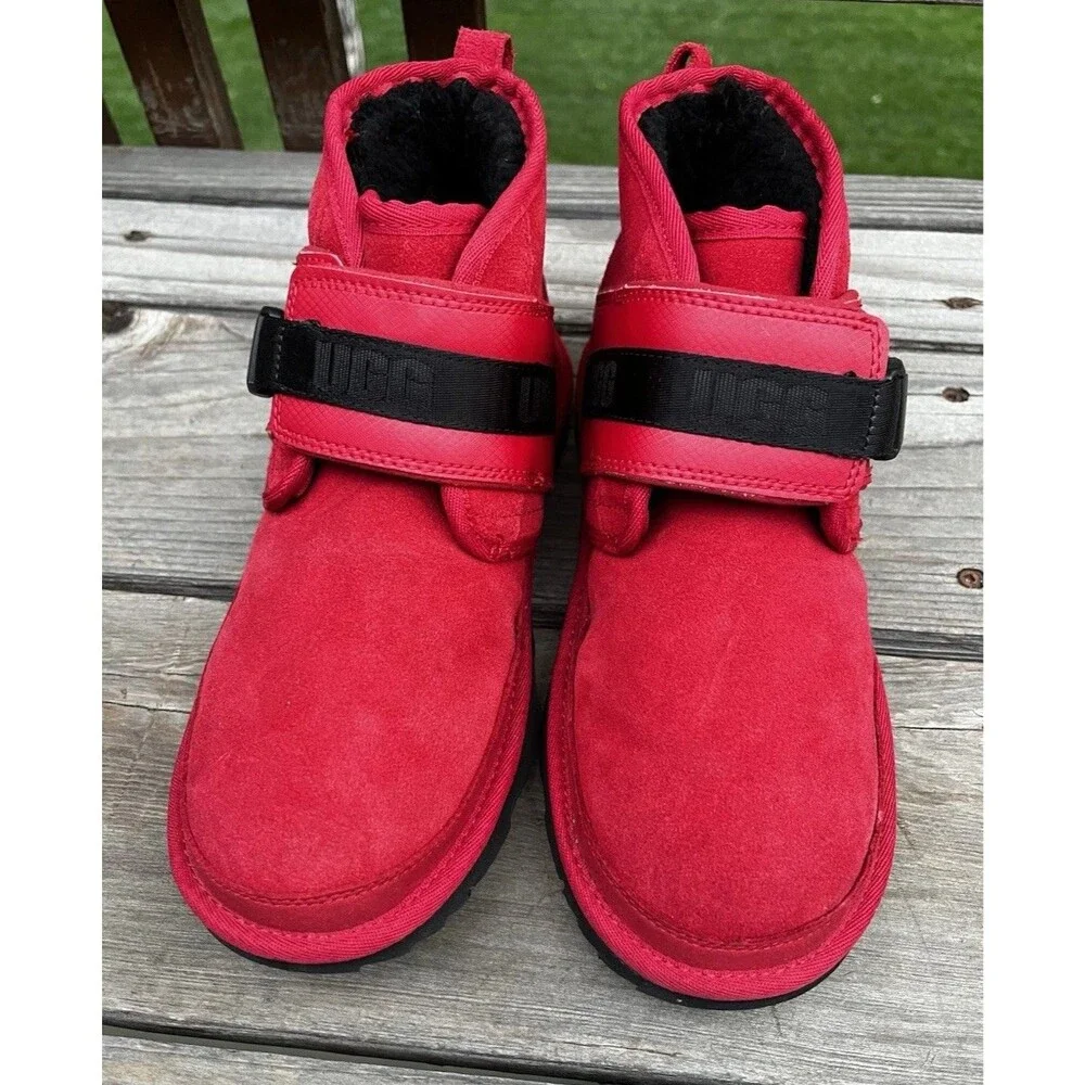 UGG Neumel Snapback Big Kids' 5 Chukka Boots - Red
